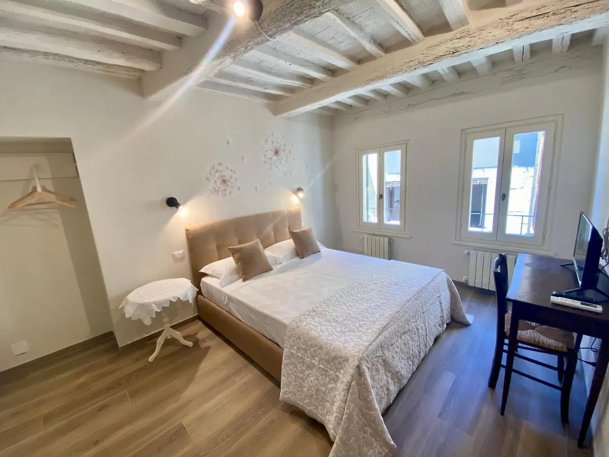 **  Casa Ambra Aparthotel Cortona Italy